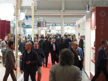 Primo giorno tra gli stand di MarcabyBolognaFiere 2023